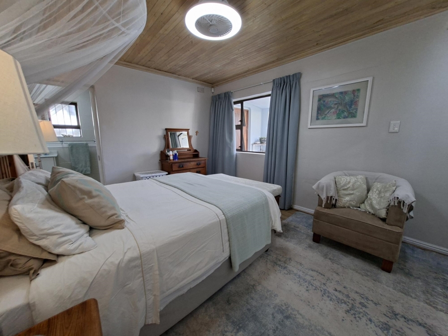 4 Bedroom Property for Sale in Pringle Bay Western Cape